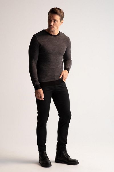 DeFacto Slim-Fit-Strickpullover mit Rundhalsausschnitt, aufgesetzten Ärmeln und detailliertem Strickmuster R1110az22wn