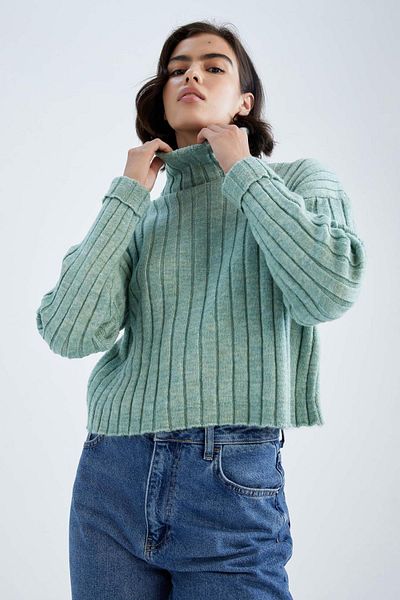 DeFacto Oversize Fit Oversize Fit Extra Soft Crop Sweater