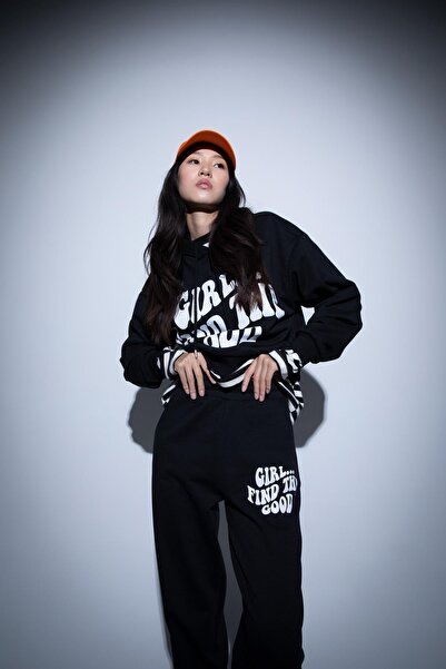 DeFacto Regular Fit Kapüşonlu Kalın Sweatshirt Y7695az22wn