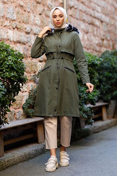 InStyle Δερμάτινο παλτό με λεπτομέρειες με τσέπες με φερμουάρ και γούνα εσωτερικά - Χακί