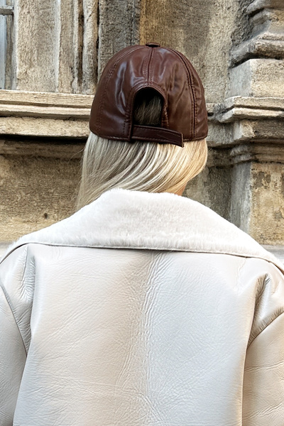 Trend Alaçatı Stili Dámská kávová čepice z umělé kůže ALC-X11159