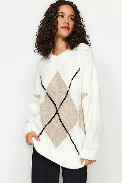 Trendyol Collection Ecrufarbener, weich strukturierter, gemusterter Strickpullover TWOAW24KZ01274