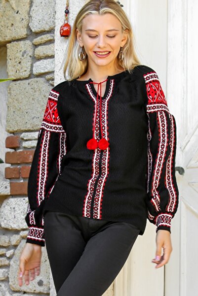 Chiccy Μαύρη μπλούζα με μπαλόνι με λαιμόκοψη με πλεκτό πλεκτό