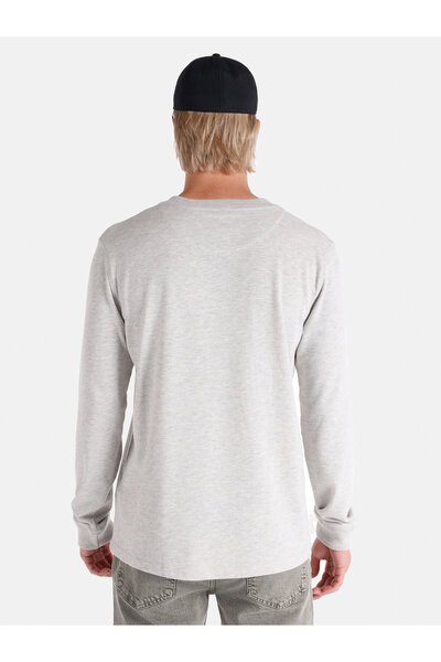 Colin's Бяла мъжка тениска с дълъг ръкав и редовна кройка - яка с копчета