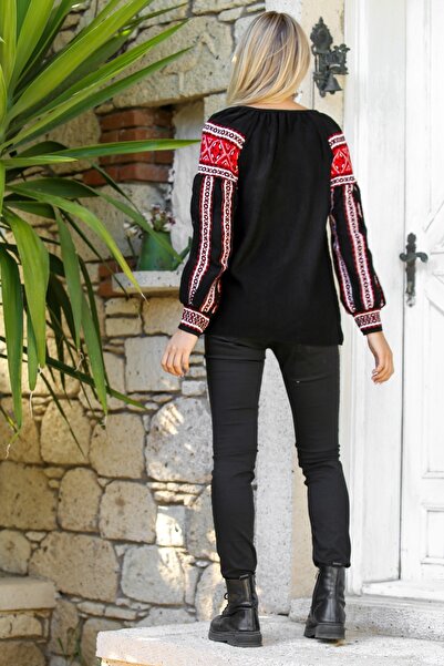 Chiccy Μαύρη μπλούζα με μπαλόνι με λαιμόκοψη με πλεκτό πλεκτό