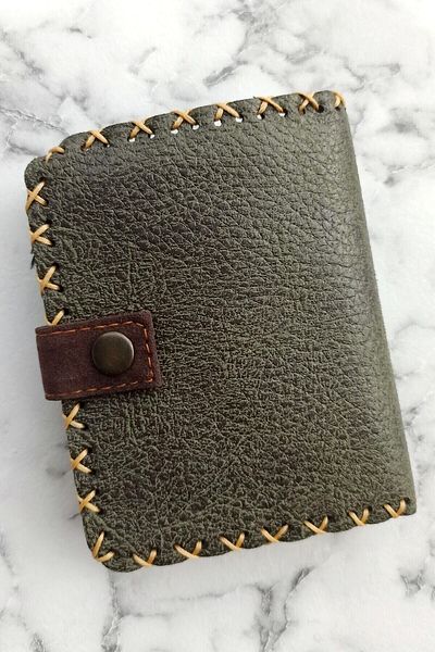 Fildişi Aksesuar Handmade Vegan Leather Wallet - Khaki Color with Heart Cat Image