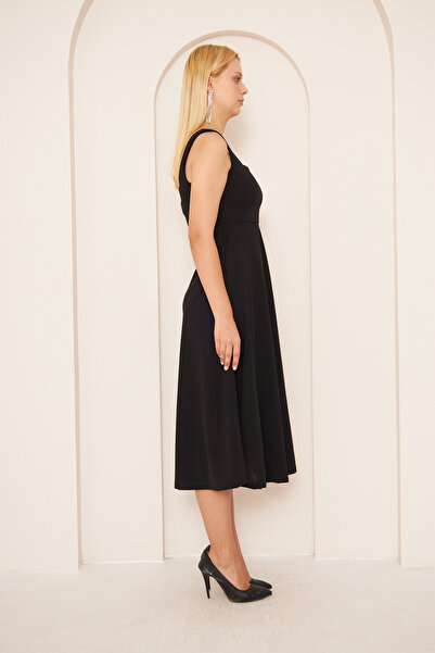 vuvutasarım Siyah Esnek Krep Kumaş Kalın Askı Tasarım Kare Yaka Midi Elbise 086