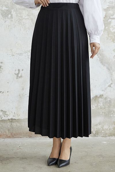 InStyle Luisa Taillen-elastischer Faltenrock – Schwarz