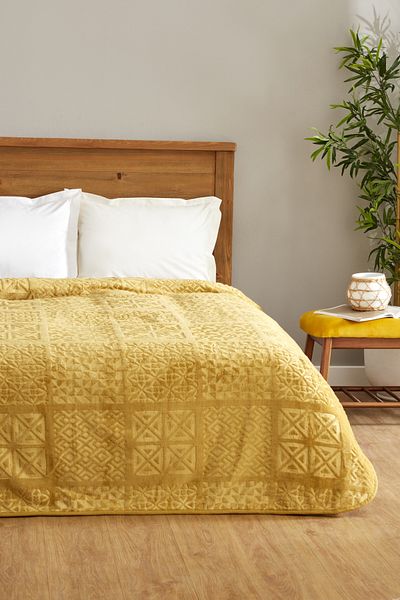 Karaca Home Blair Double Embos Blanket Mustard