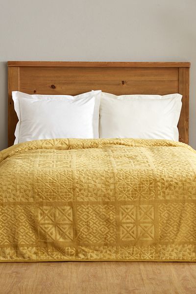 Karaca Home Blair Double Embos Blanket Mustard