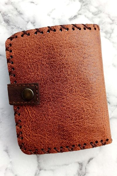 Fildişi Aksesuar Hand Carry Women's Wallet - Vegan Leather, Cat & Dog Picture, Brown Color