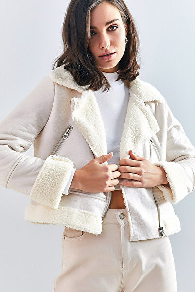 Naliru Kadın Mont Yaka Kol ve Etek Ucu Kürklü Devrik Ceket Yaka Kısa Mont Bik...