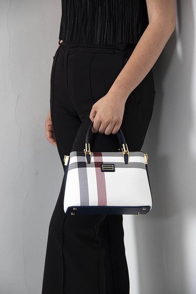 Silver Polo حقيبة يد نسائية فضية وبولو بيضاء - لاسي Sp987