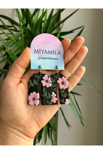 TREND Miyamila Collection Black Pink Daisy Detailed Modern Earrings