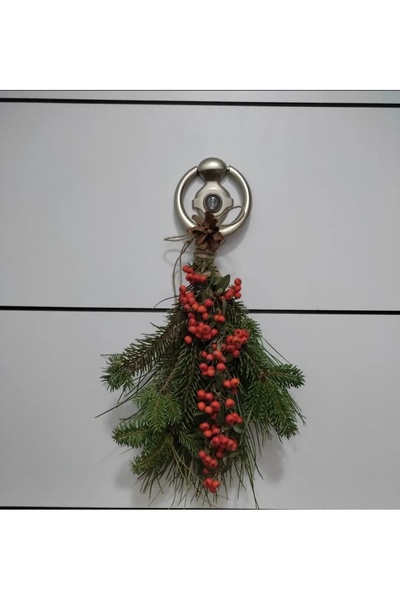 Doğal Tasarım Yılbaşı Kapı Süsü Çelengi Canlı Çam Dalı Zamanla Dökülme Yapar