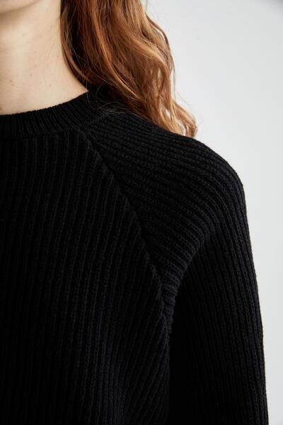 DeFacto Men's Cool Relax Fit Crop Knitwear Sweater St1120