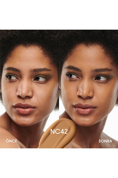 M.A.C Studio Radiance NC42 Powered™ Plump and Radiant Skin Serum Foundation 30 ml