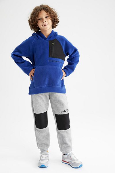DeFacto Boy's Hooded Pocket Printed Kangaroo Pocket Fleece Sweatshirt