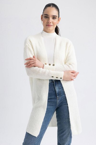 DeFacto Strickjacke aus Selanik-Stoff mit V-Ausschnitt und normaler Passform