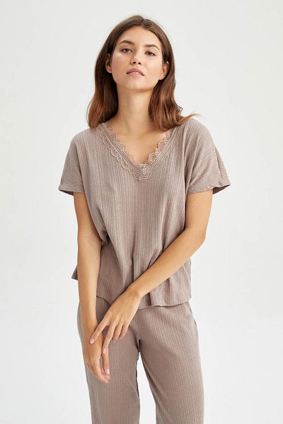 DeFacto Fall In Love Regular Fit V-Neck Short Sleeve Pajama Top