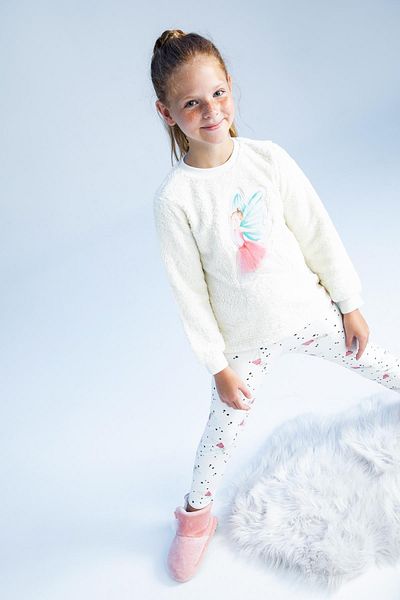 DeFacto Girl's 2-Piece Plush Pajama Set