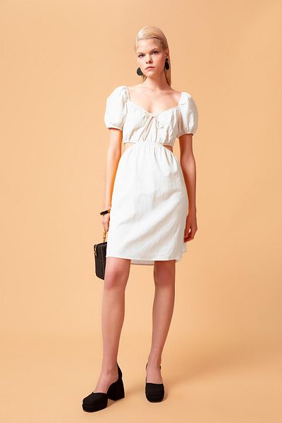 DeFacto Rochie mini albă - Decolteu in V, aspect in, mânecă scurtă Y7871az22sm