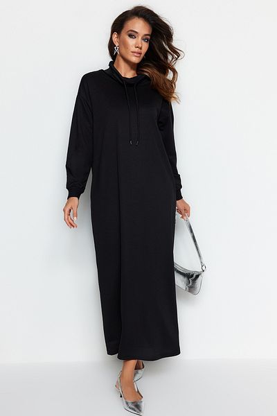 Trendyol Modest Übergroßes schwarzes Strickkleid – Stehkragen und Schnürdetail, lange Länge TCTSS22EB0132