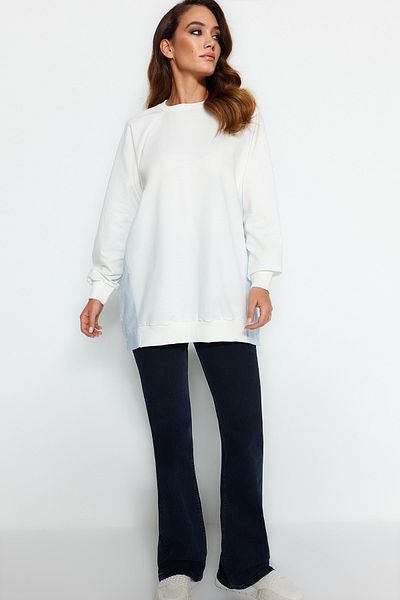 Trendyol Modest Übergroße ecrufarbene Stricktunika – gewebtes Stück, TCTSS23UK00092