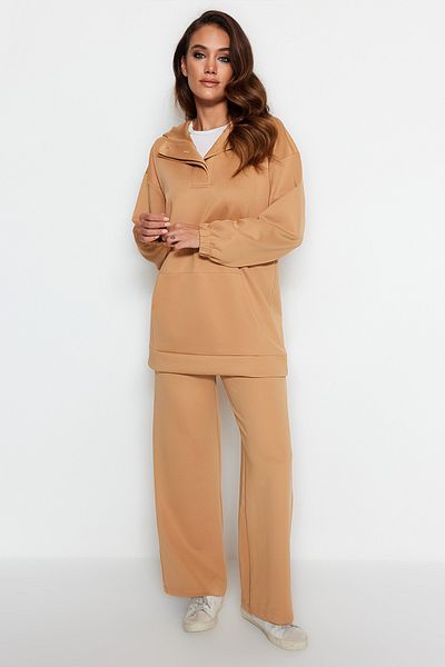 Trendyol Modest Σετ φόρμας γυμναστικής με κουκούλα με κουκούλα καμήλας/καμήλα TCTAW24EN00011