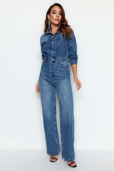 Trendyol Collection Blauer Jeans-Jumpsuit mit Knopfleiste vorne und Ziernähten TWOAW24TU00000