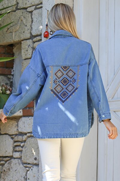 Chiccy Синя сорочка з коміром, довгими рукавами, кнопками, двома кишенями та вишивкою, джинсова куртка в стилі кежуал
