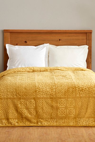 Karaca Home Blair Single Embos Blanket Mustard