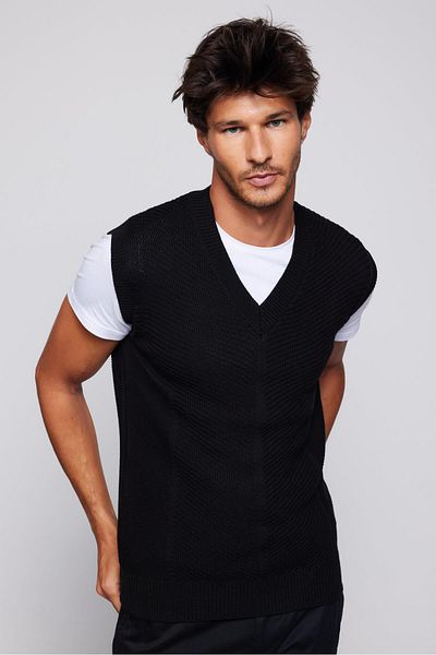 Tudors Schwarzer gemusterter Slim-Fit-Pullover für Herren mit V-Ausschnitt