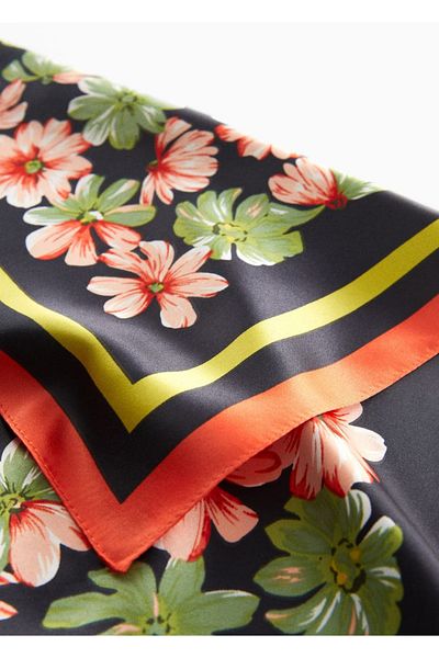 MANGO Woman Φουλάρι με floral σχέδιο