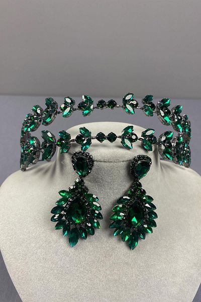 Hobigram Green Alfsa Model Double Row Henna Crown and Shuttle Earring Set – Crown, Crystal Stone, Stylish Model – Crown