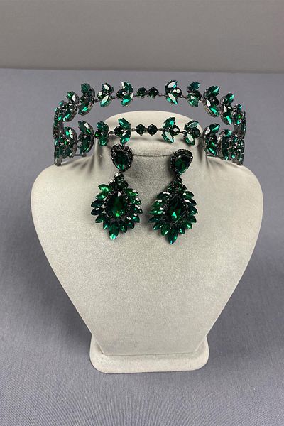 Hobigram Green Alfsa Model Double Row Henna Crown and Shuttle Earring Set – Crown, Crystal Stone, Stylish Model – Crown