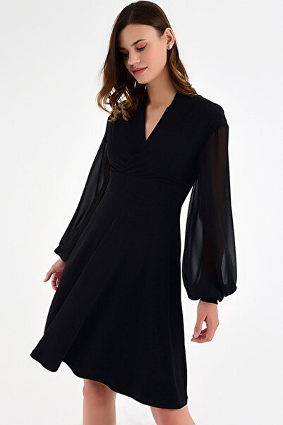 Naliru Kadın Elbise V Yaka Ucu Lastikli Geniş Kol Likralı Tül Kol Simli Kruva...