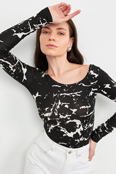 modavingo KADIN SİYAH BEYAZ MERMER DESENLİ PRENSES YAKA BODY
