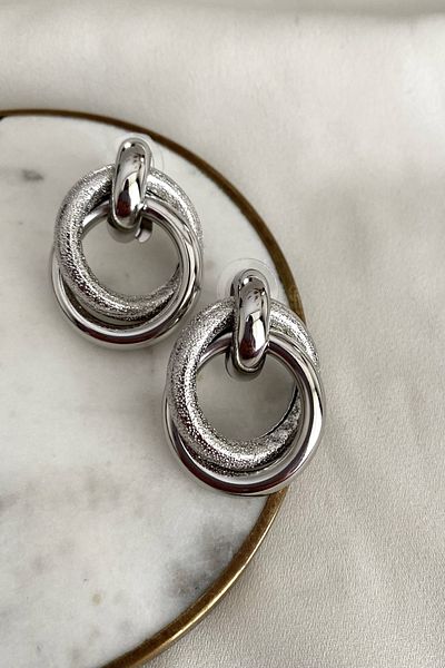 gaila design Silver Color Knot Model Earrings