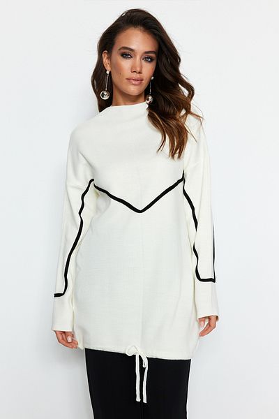 Trendyol Modest Ecru Stripe Piping Detailní pletený svetr TCTAW22AK0002