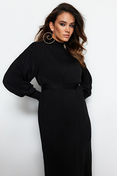 Trendyol Modest Černé pletené šaty s polovičním rolákem TCTAW24EB00023