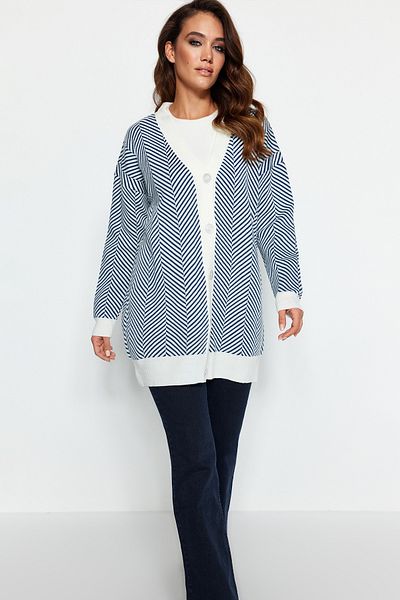 Trendyol Modest Dzianinowy kardigan w zygzakowate niebieskie paski - TCTAW23HI00070
