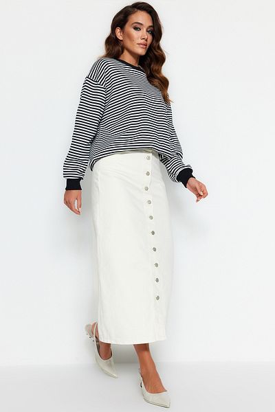 Trendyol Collection Ecrufarbener Denim-Jeansrock mit Knopfverschluss TCTSS23EE00024
