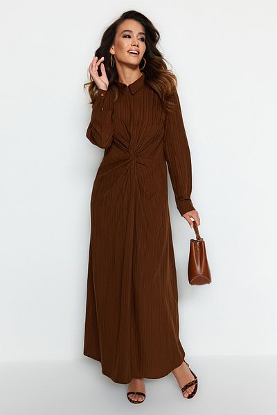 Trendyol Modest Braunes gewebtes Kleid mit Knoten vorne und Reißverschlussdetail TCTSS23EB00137