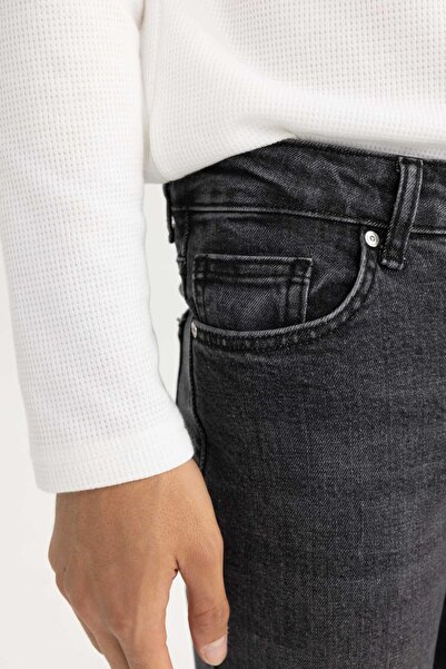DeFacto Pedro Slim Fit Narrow Fit Regular Waist Narrow Leg Jean Trousers W6728Az23Au