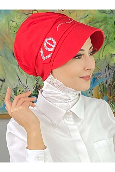 BUTİKAMBAR Шапка с десен на камъни, с катарама и колан