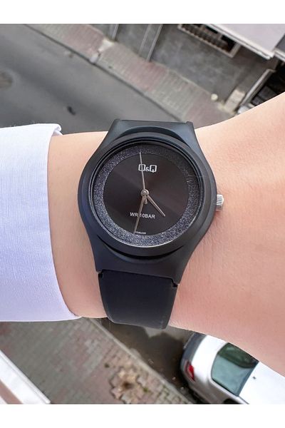Q&Q Vq86j260y Waterproof Women's Wristwatch with Silicone Cord
