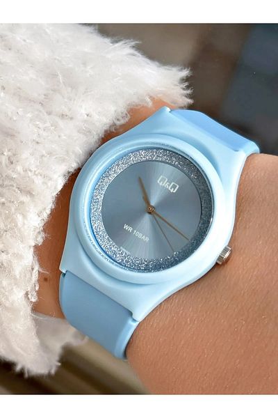 Q&Q Vq86j260y Waterproof Women's Wristwatch with Silicone Cord