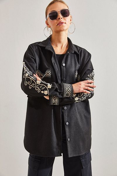 Bianco Lucci Women's Two-Pocket Embroidered Button-Up Collar Shirt