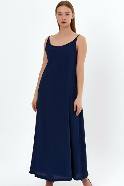 Naliru Kadın Elbise İp Askılı Sırtı ve Göğsü Dekolteli Geniş ve Bol Kesim Uzu...